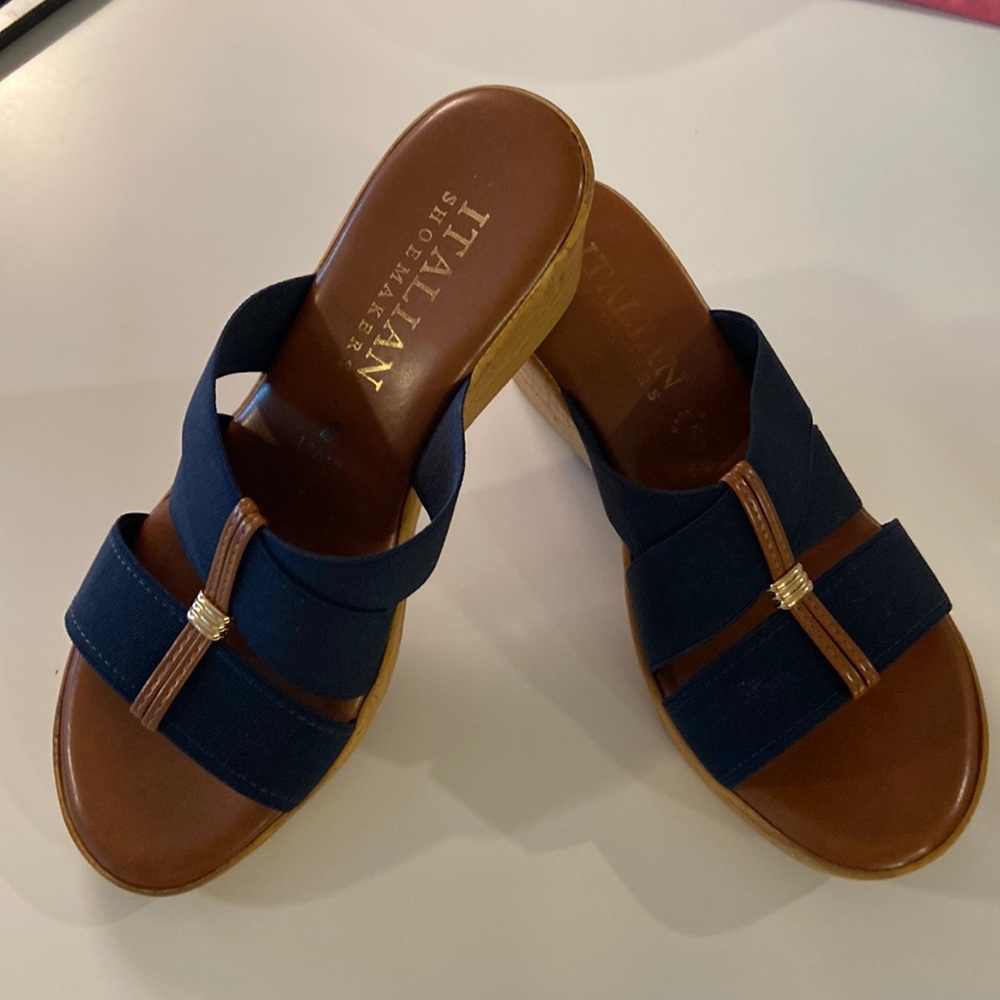 Navy wedge sandal / new